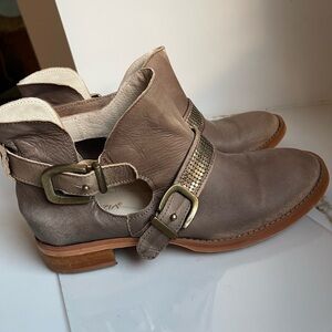 Venezia leather boots